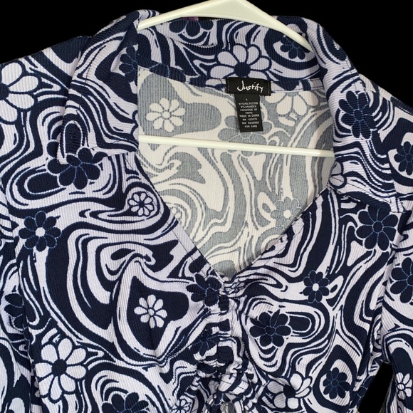 NWT Women's Justify Long Sleeve Stretch Dress Purple Daisy Blue Floral - Picture 2 of 5